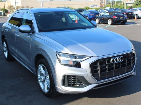 Used 2022 Audi Q8 Premium Plus image 4