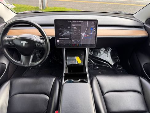 Used 2018 Tesla Model 3 Long Range image 16