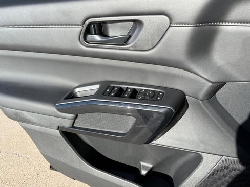 New 2026 Nissan Pathfinder SV image 17