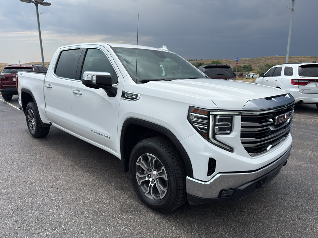 Used 2025 GMC Sierra 1500 SLT AWD/4WD image 3