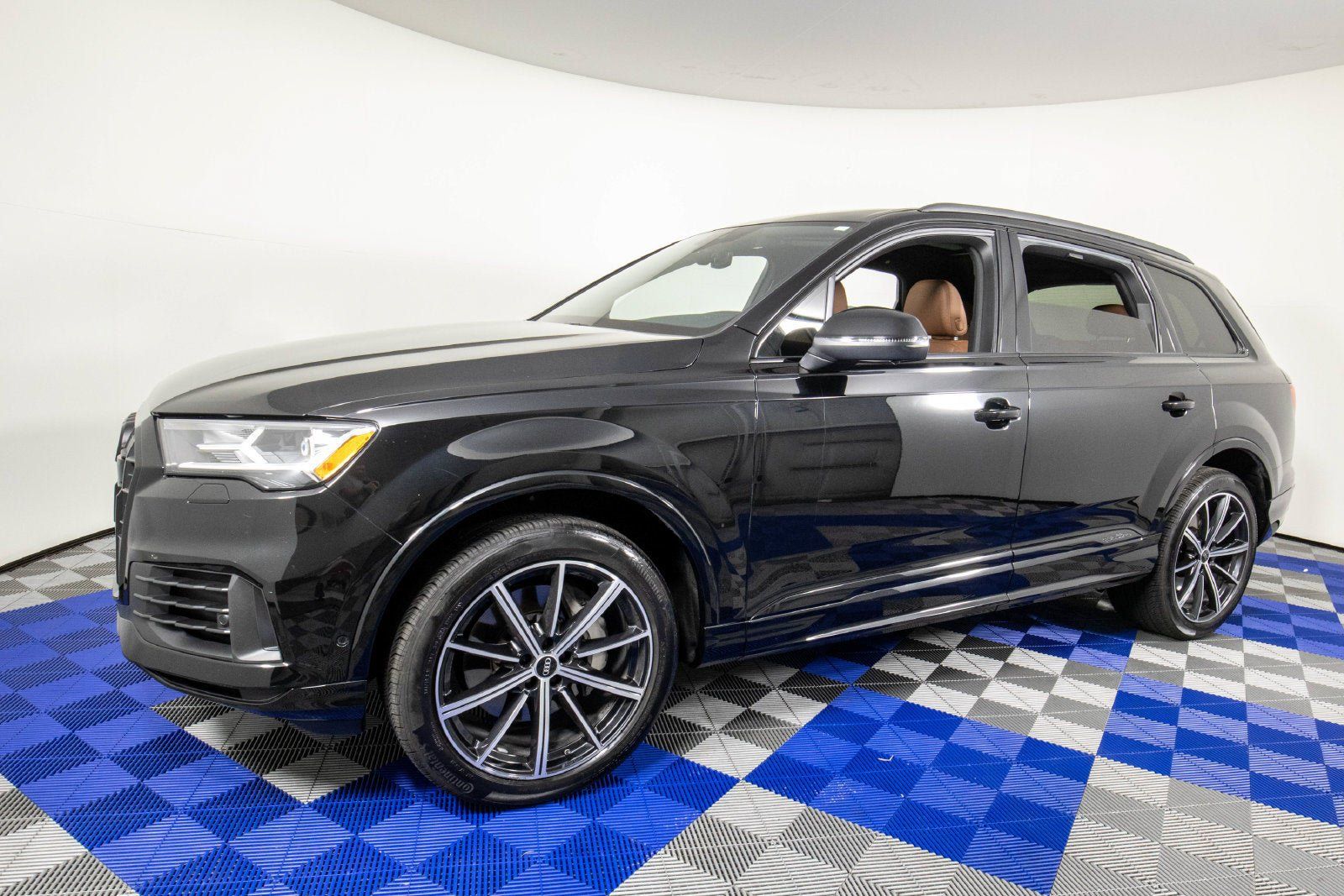 Used 2022 Audi Q7 3.0T Premium Plus AWD/4WD image 2