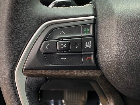 Used 2023 Jeep Grand Cherokee L Limited w/ Luxury Tech Group II image 25