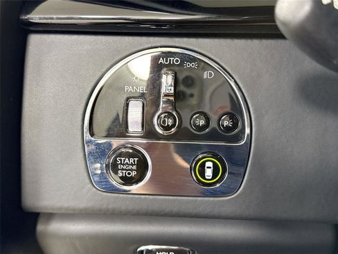 Used 2019 Rolls-Royce Phantom Sedan RWD image 23