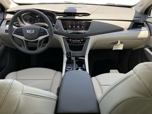 New 2025 Cadillac XT5 Premium Luxury image 9