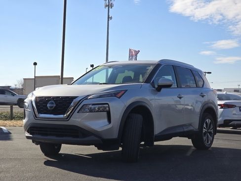 Used 2023 Nissan Rogue SV w/ SV Premium B Package image 11