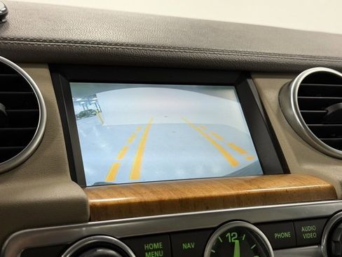Used 2013 Land Rover LR4 HSE image 17