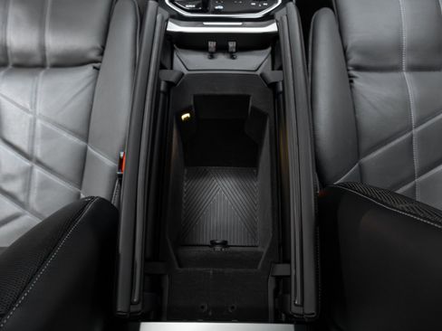 Used 2023 BMW 760i xDrive w/ Parking Assistance Package image 32