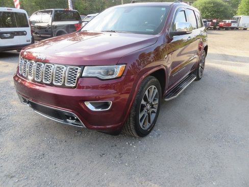 Used 2017 Jeep Grand Cherokee Overland AWD/4WD image 2