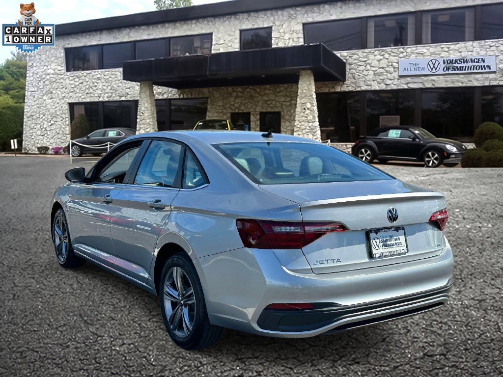 Used 2023 Volkswagen Jetta SE FWD image 6
