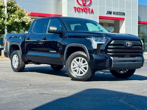 Used 2023 Toyota Tundra SR5 w/ SR5 Premium Package AWD/4WD image 2