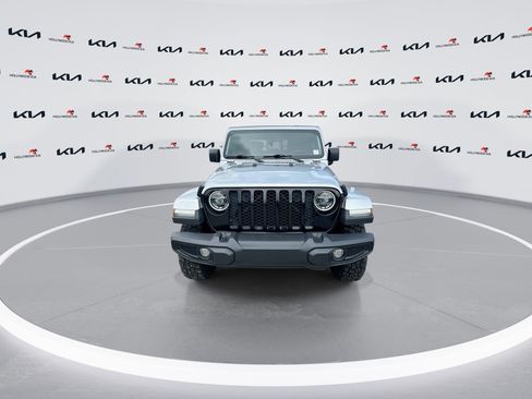 Used 2022 Jeep Gladiator Sport AWD/4WD image 3