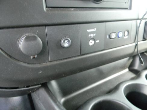 Used 2021 Chevrolet Express 2500 RWD image 13
