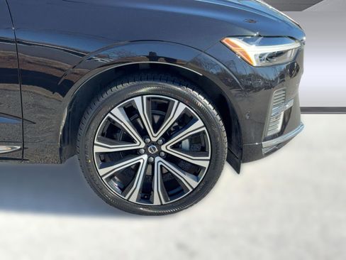 Certified 2023 Volvo XC60 B5 Ultimate w/ Climate Package image 12