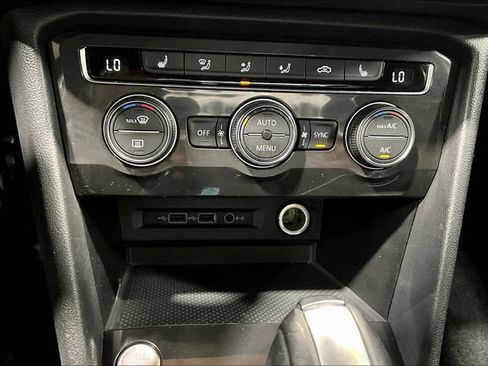 Used 2019 Volkswagen Tiguan SEL AWD/4WD image 10