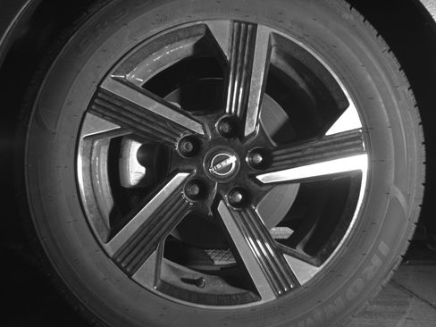 Used 2025 Nissan Sentra SV FWD image 12