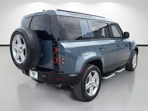 Used 2022 Land Rover Defender 110 X-Dynamic SE AWD/4WD image 5