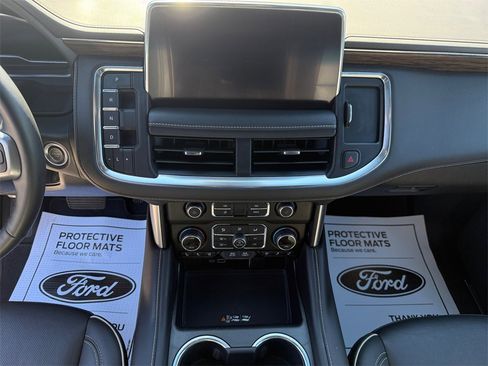 Used 2024 Chevrolet Tahoe Premier w/ Premium Package image 11