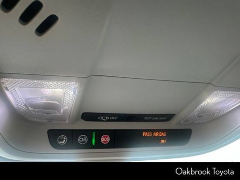 Used 2018 Chevrolet Traverse LT w/ LPO, Floor Liner Package FWD image 10