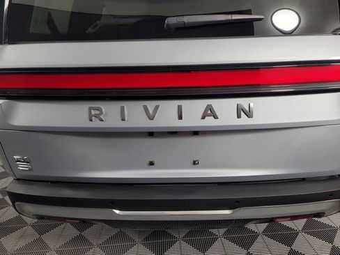 Used 2024 Rivian R1S Adventure AWD/4WD image 35