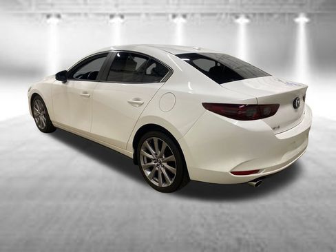 Used 2020 MAZDA MAZDA3 Sedan w/ Preferred Package FWD image 5