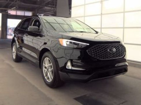 Used 2023 Ford Edge SEL w/ Convenience Package AWD/4WD image 4