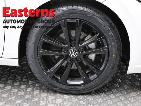 Used 2024 Volkswagen Jetta Sport FWD image 31