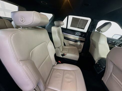 Used 2018 Ford Explorer XLT w/ Equipment Group 202A image 27