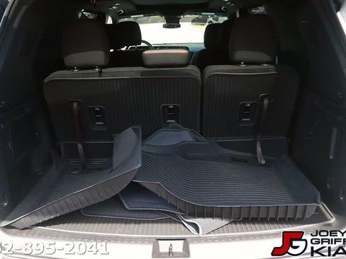 Used 2026 Chevrolet Traverse LT w/ Sun and Wheel Package FWD image 16