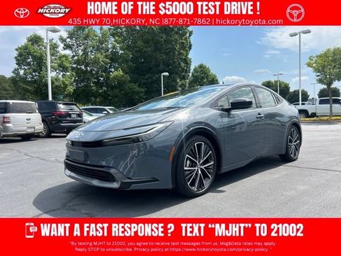 Used 2024 Toyota Prius XLE FWD image 1