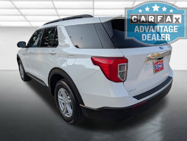 Used 2024 Ford Explorer XLT AWD/4WD image 2