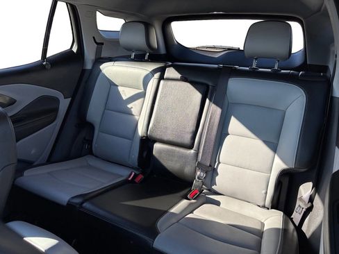 Used 2024 GMC Terrain SLT w/ Tech Package image 21