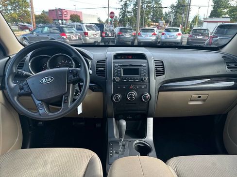 Used 2011 Kia Sorento LX image 21