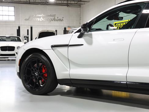 Used 2021 Aston Martin DBX AWD/4WD image 30