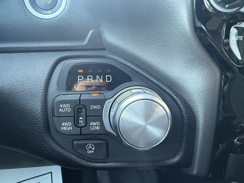 Used 2026 RAM 1500 Laramie AWD/4WD image 8
