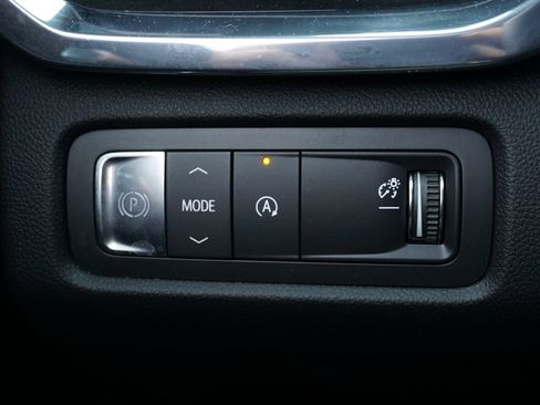Used 2025 GMC Acadia Elevation FWD image 25