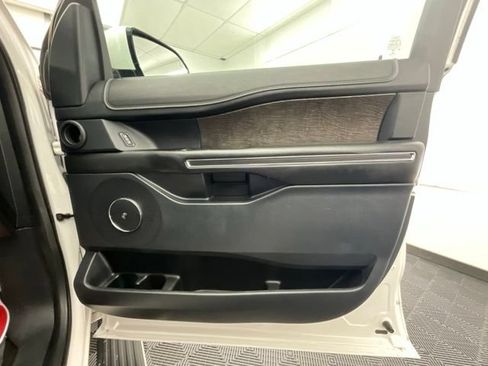 Used 2018 Ford Expedition Max Limited AWD/4WD image 16
