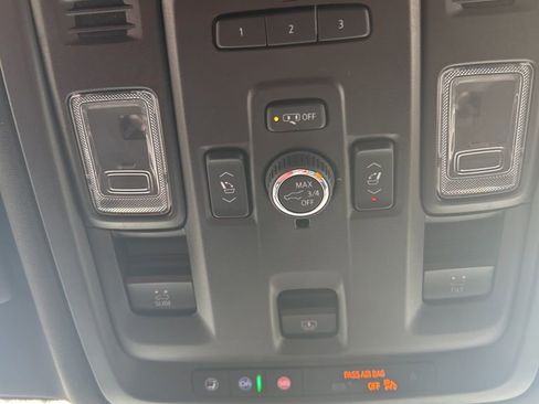 Used 2022 Cadillac Escalade Premium Luxury w/ Performance Package image 18