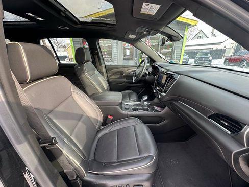 Used 2023 Chevrolet Traverse Premier image 20