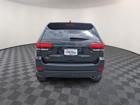 Used 2019 Jeep Grand Cherokee Altitude RWD image 5