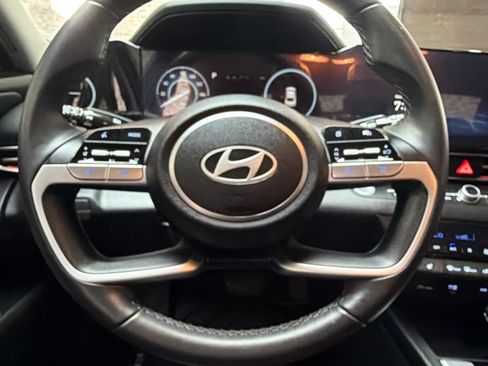 Used 2025 Hyundai Elantra SEL FWD image 16