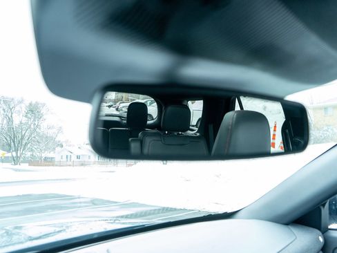 Used 2025 Ford Explorer ST-Line w/ Premium Package image 25