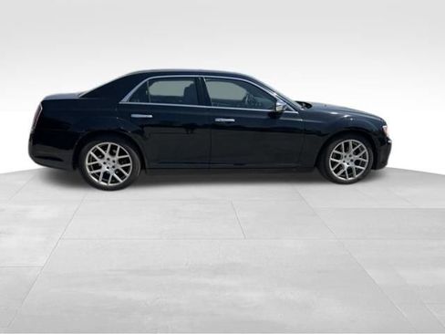 Used 2012 Chrysler 300 C w/ 19-Premium Speaker Group RWD image 8