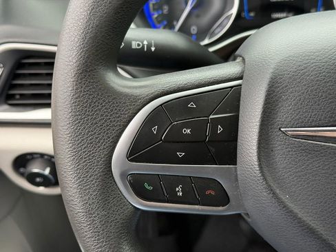 Used 2017 Chrysler Pacifica Touring Plus w/ Tire & Wheel Group image 19