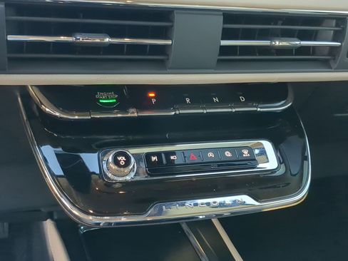 New 2026 Lincoln Corsair Premiere image 19