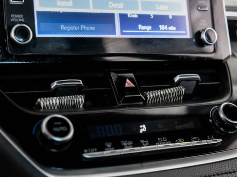 Used 2020 Toyota Corolla SE FWD image 28