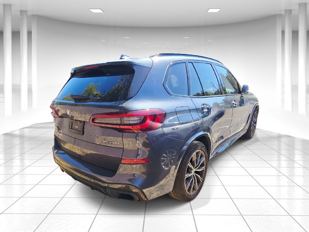 Used 2021 BMW X5 xDrive40i w/ M Sport Package AWD/4WD image 2