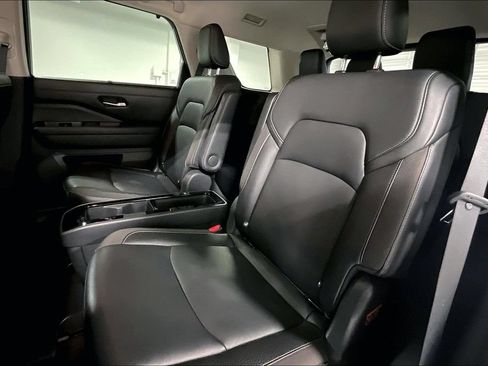 Used 2022 Nissan Pathfinder SL w/ SL Premium Package FWD image 33