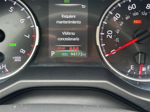 Used 2021 Toyota RAV4 XLE image 32