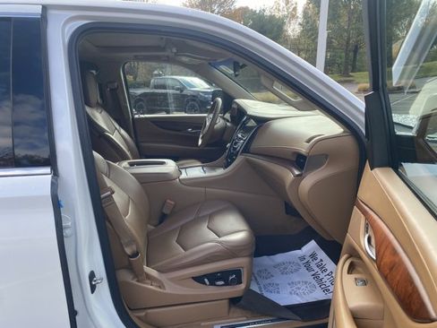 Used 2016 Cadillac Escalade ESV Platinum image 26
