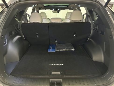 Used 2025 Hyundai Tucson Limited AWD/4WD image 18